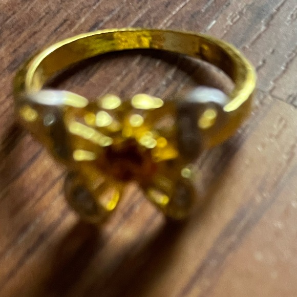 Gold color size 10 butterfly ring with rhinestones new in package - Picture 1 of 5